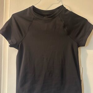 vuori seamless surge tee